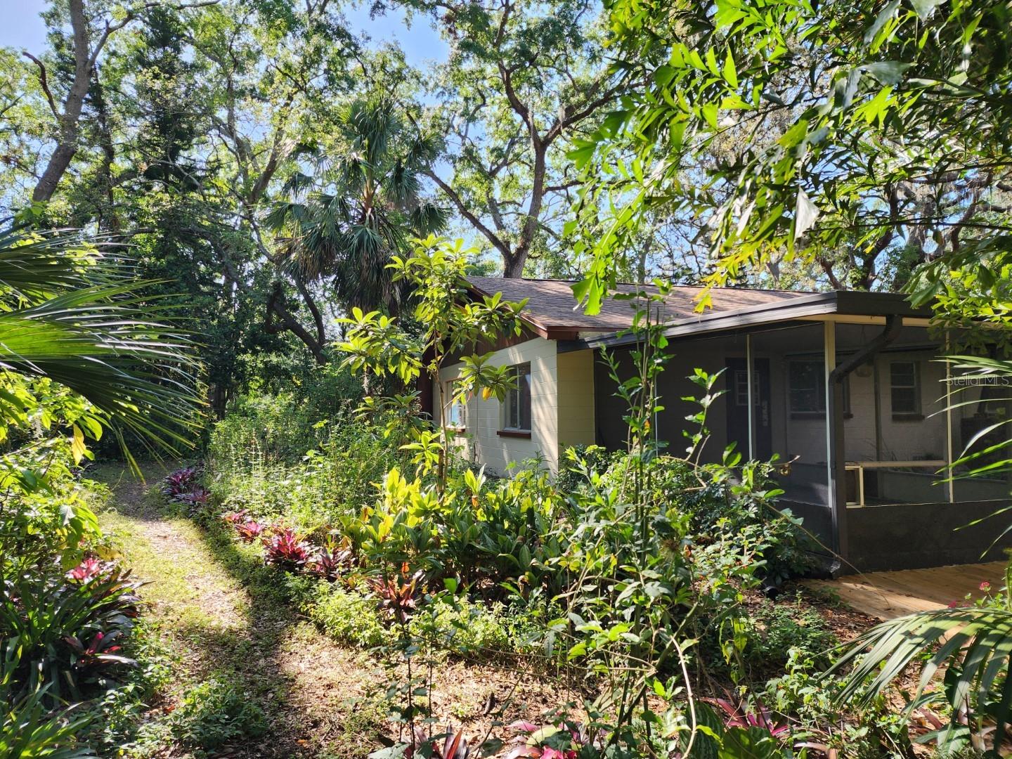 10927 N BOULEVARD, TAMPA, FL, 33612