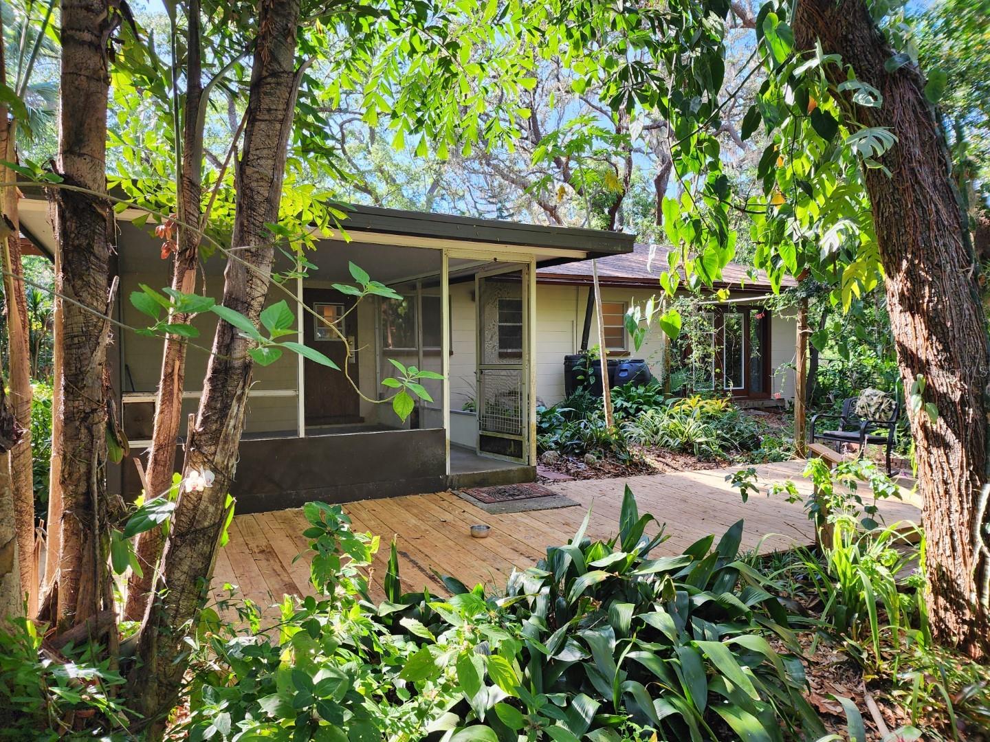 10927 N BOULEVARD, TAMPA, FL, 33612