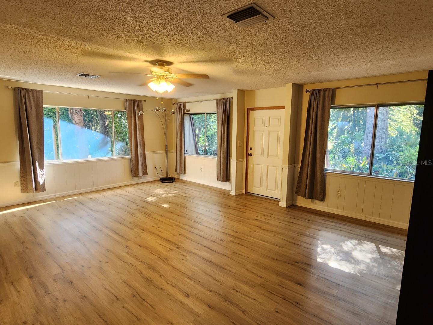 10927 N BOULEVARD, TAMPA, FL, 33612