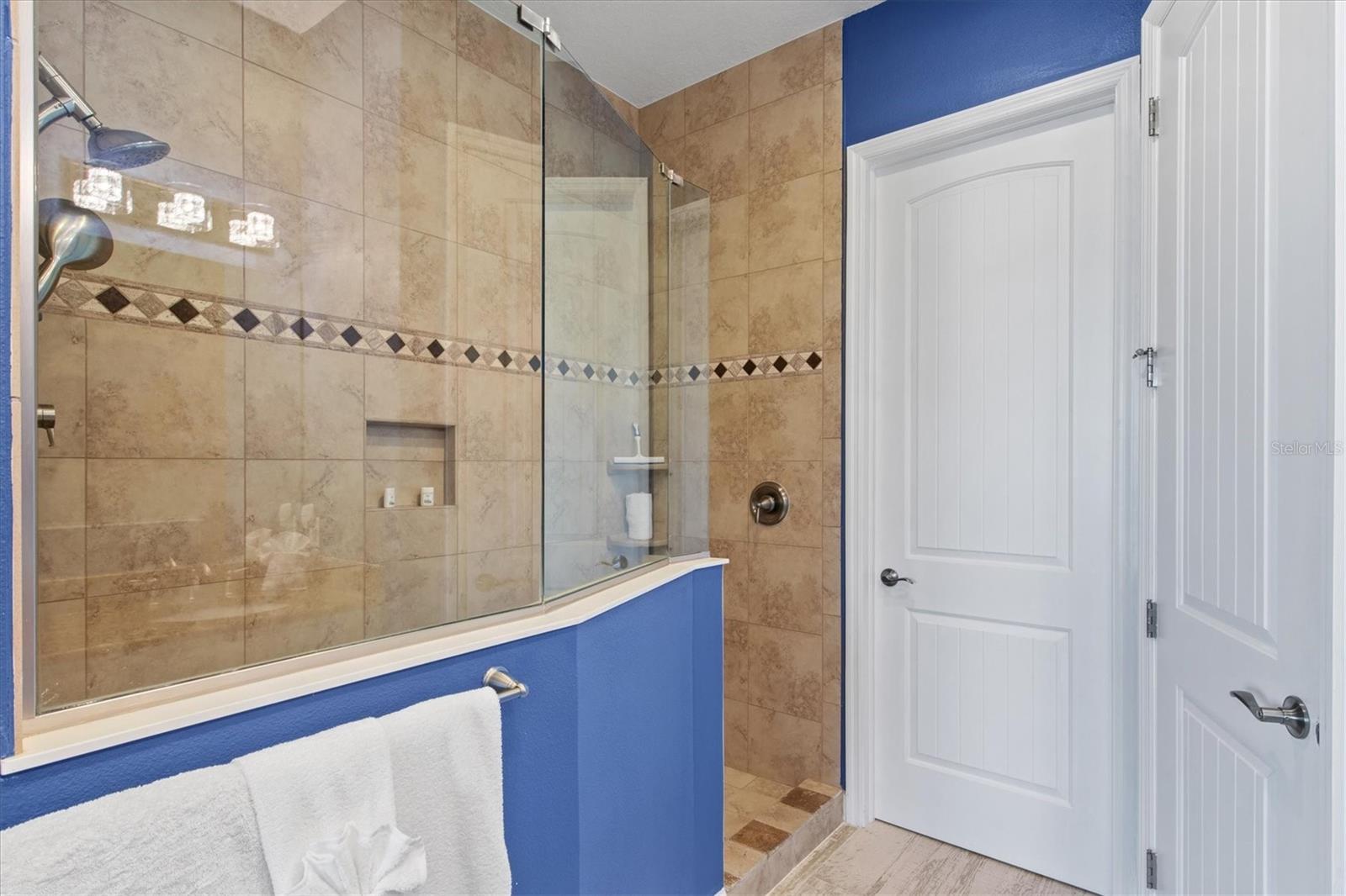 319 COMPASS POINT DR #201, BRADENTON, FL, 34209