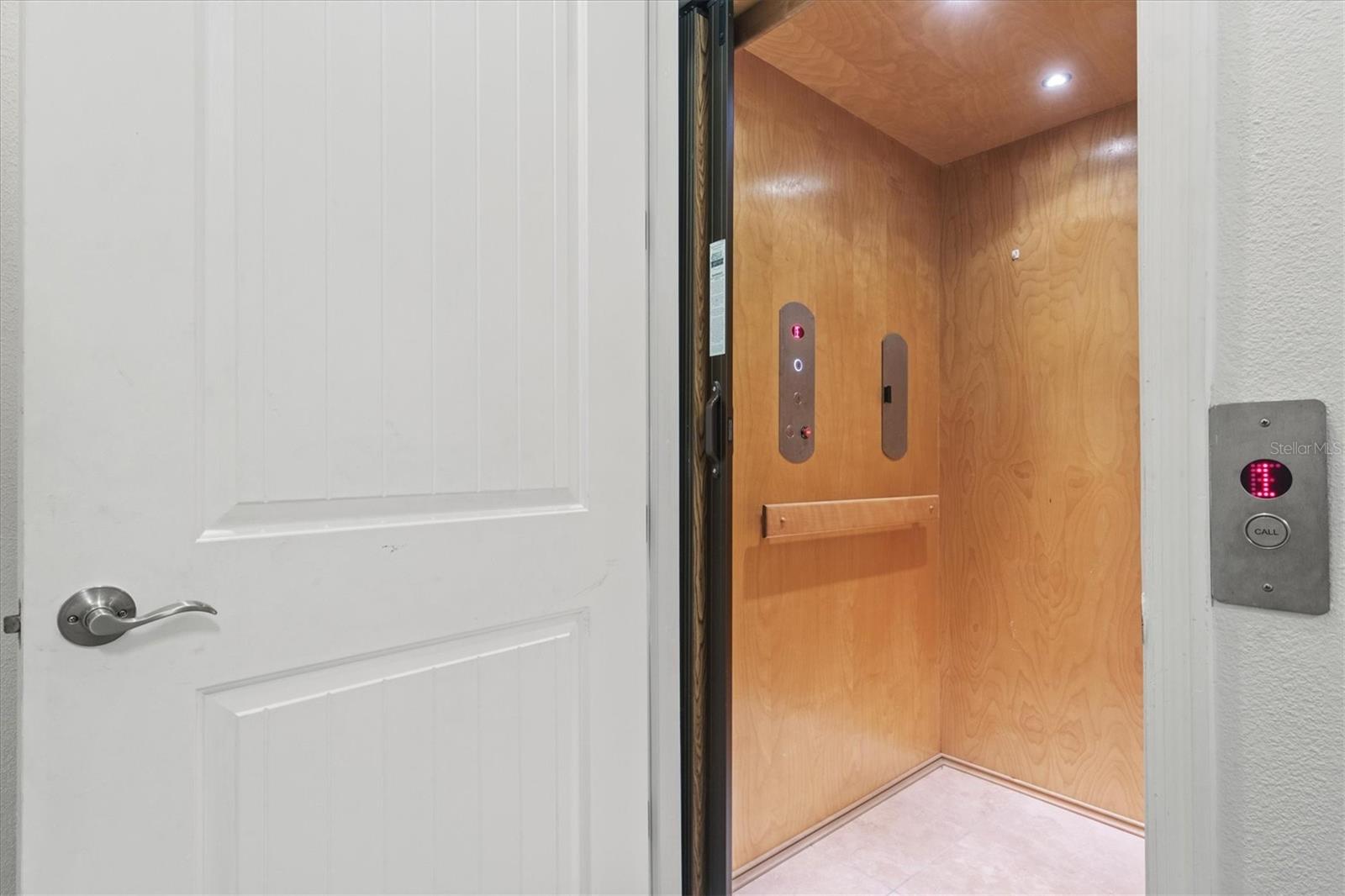 319 COMPASS POINT DR #201, BRADENTON, FL, 34209