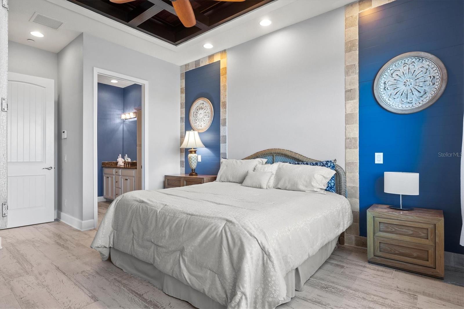 319 COMPASS POINT DR #201, BRADENTON, FL, 34209