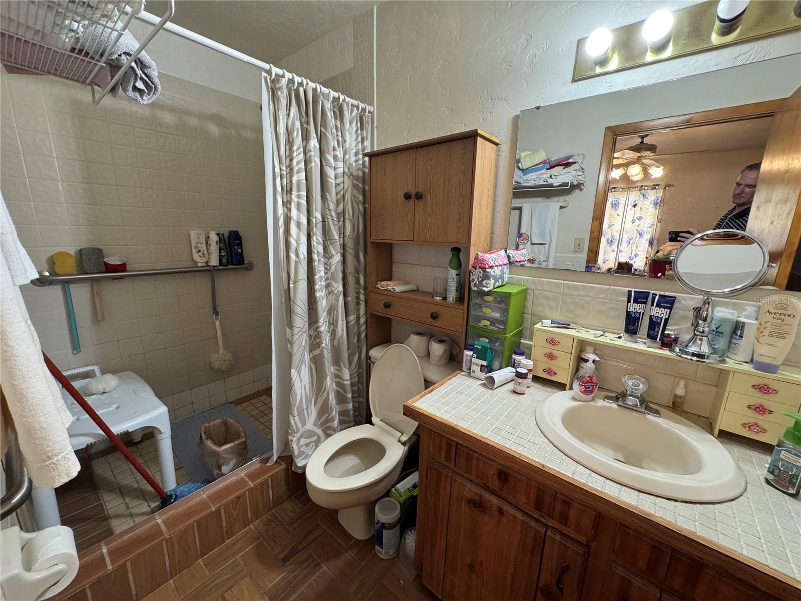 1221 PERKINS RD, ORLANDO, FL, 32809