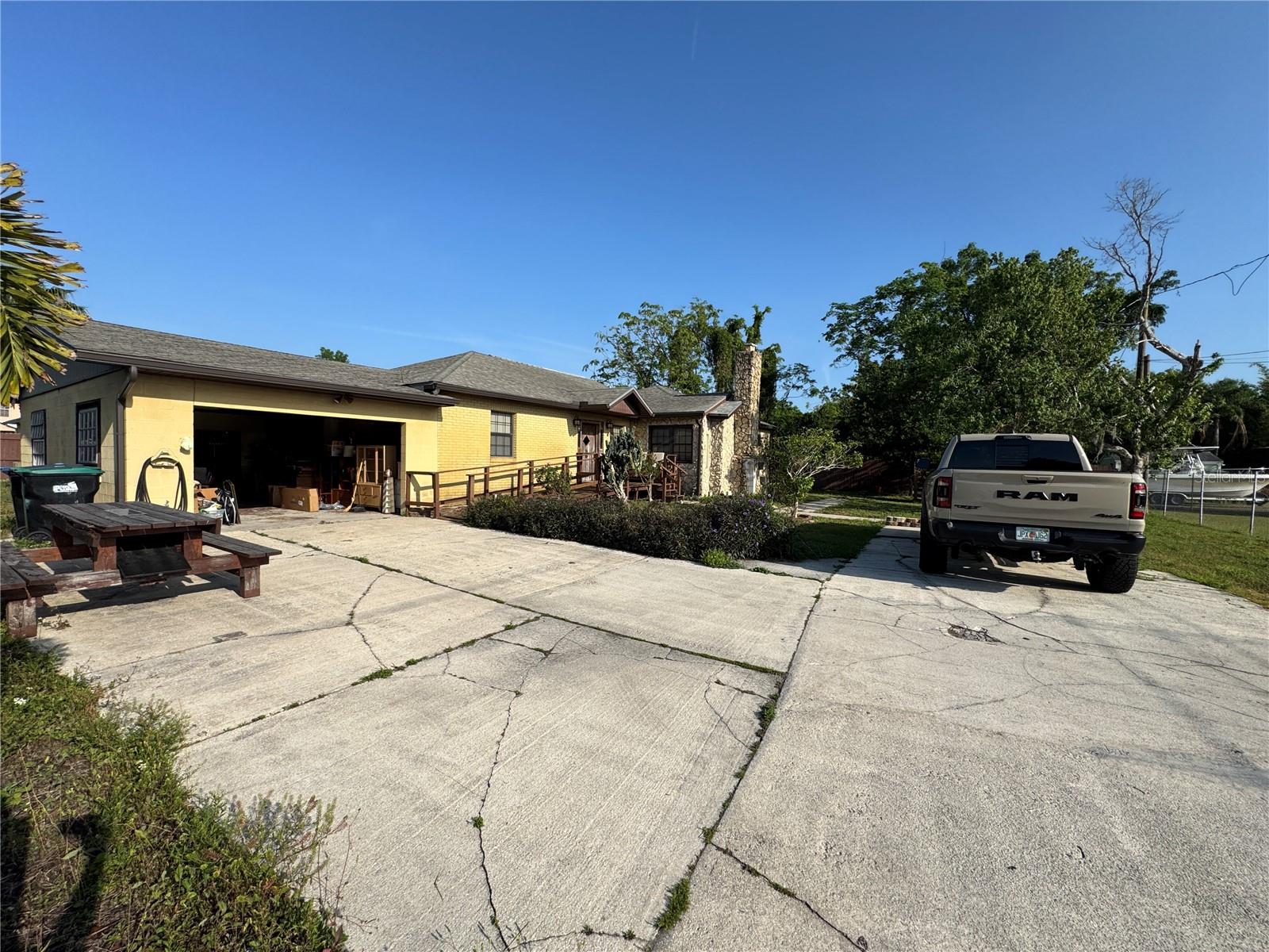 1221 PERKINS RD, ORLANDO, FL, 32809