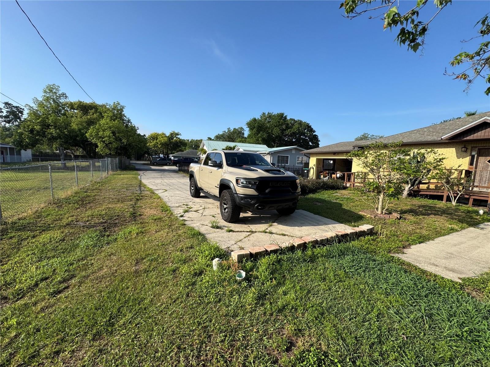 1221 PERKINS RD, ORLANDO, FL, 32809