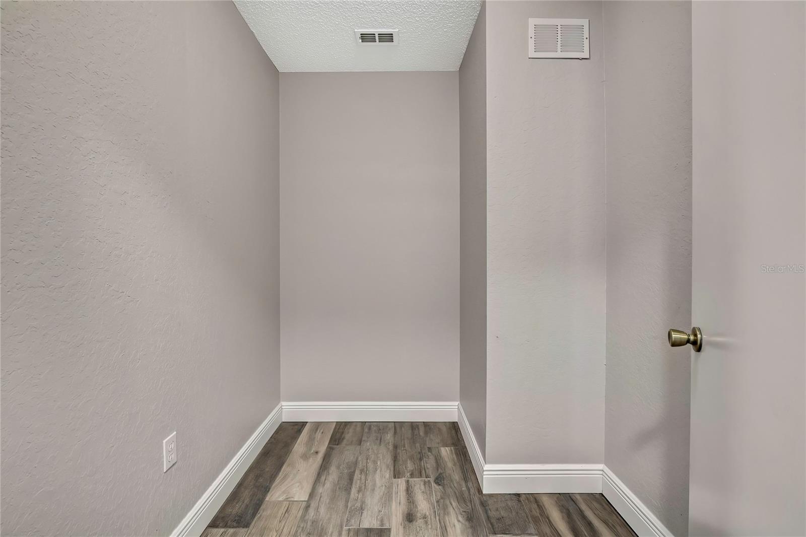 11379 FLOWER AVE, WEEKI WACHEE, FL, 34613