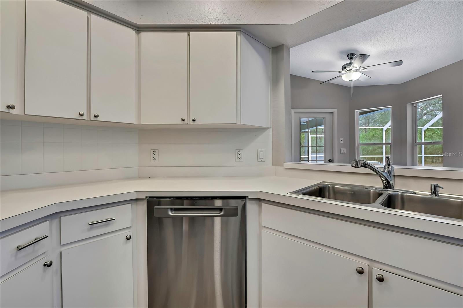 11379 FLOWER AVE, WEEKI WACHEE, FL, 34613