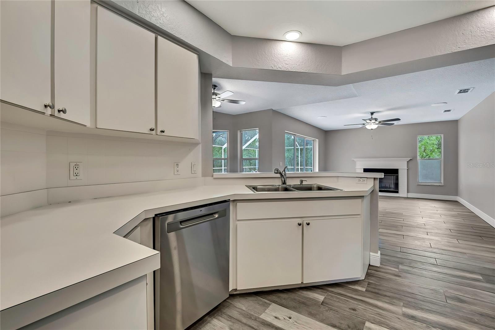 11379 FLOWER AVE, WEEKI WACHEE, FL, 34613