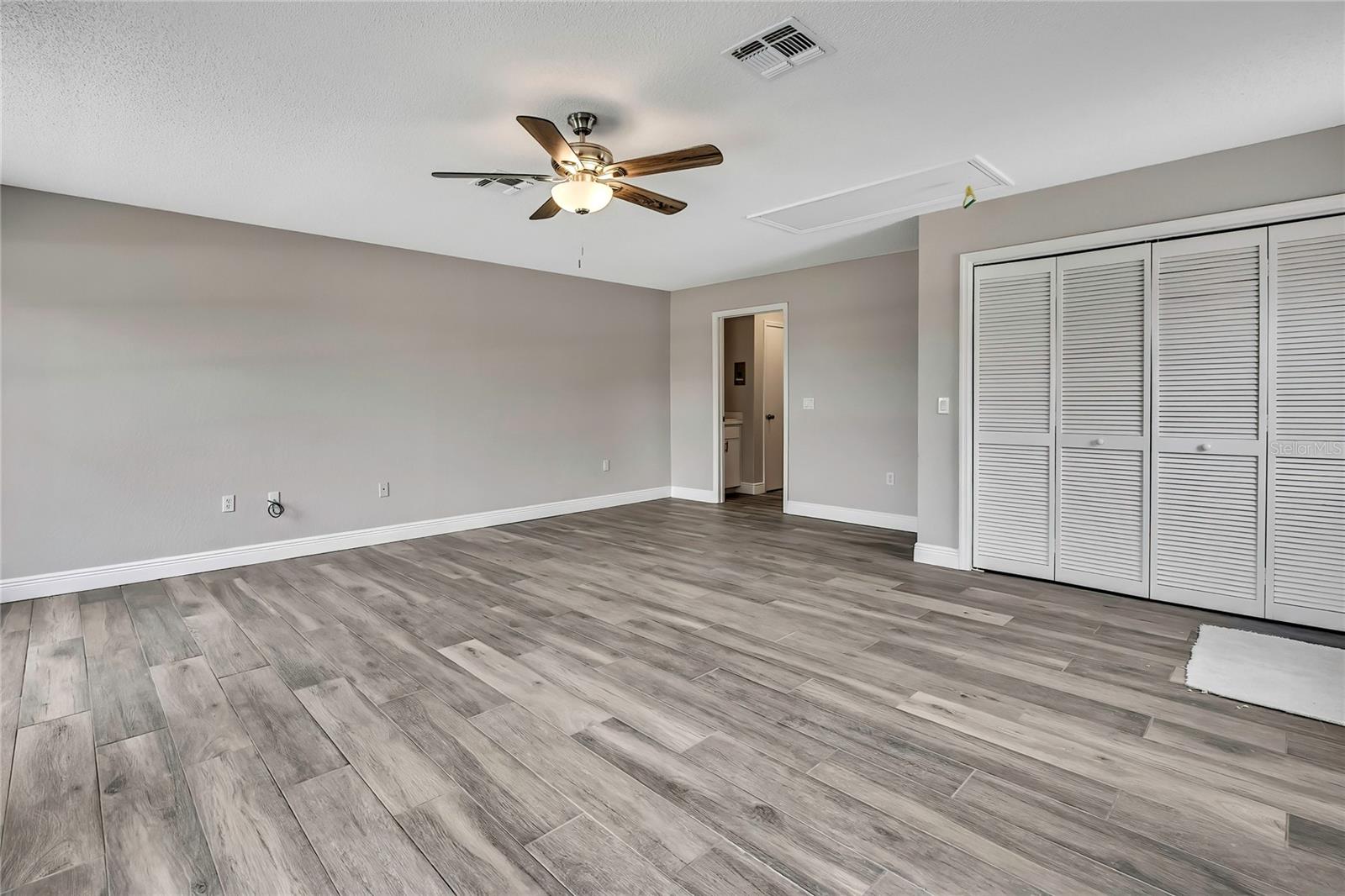 11379 FLOWER AVE, WEEKI WACHEE, FL, 34613