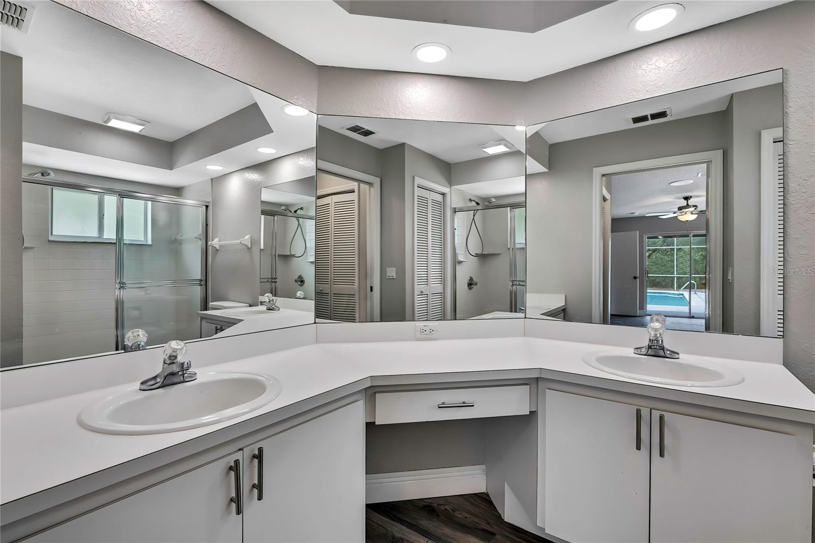 11379 FLOWER AVE, WEEKI WACHEE, FL, 34613