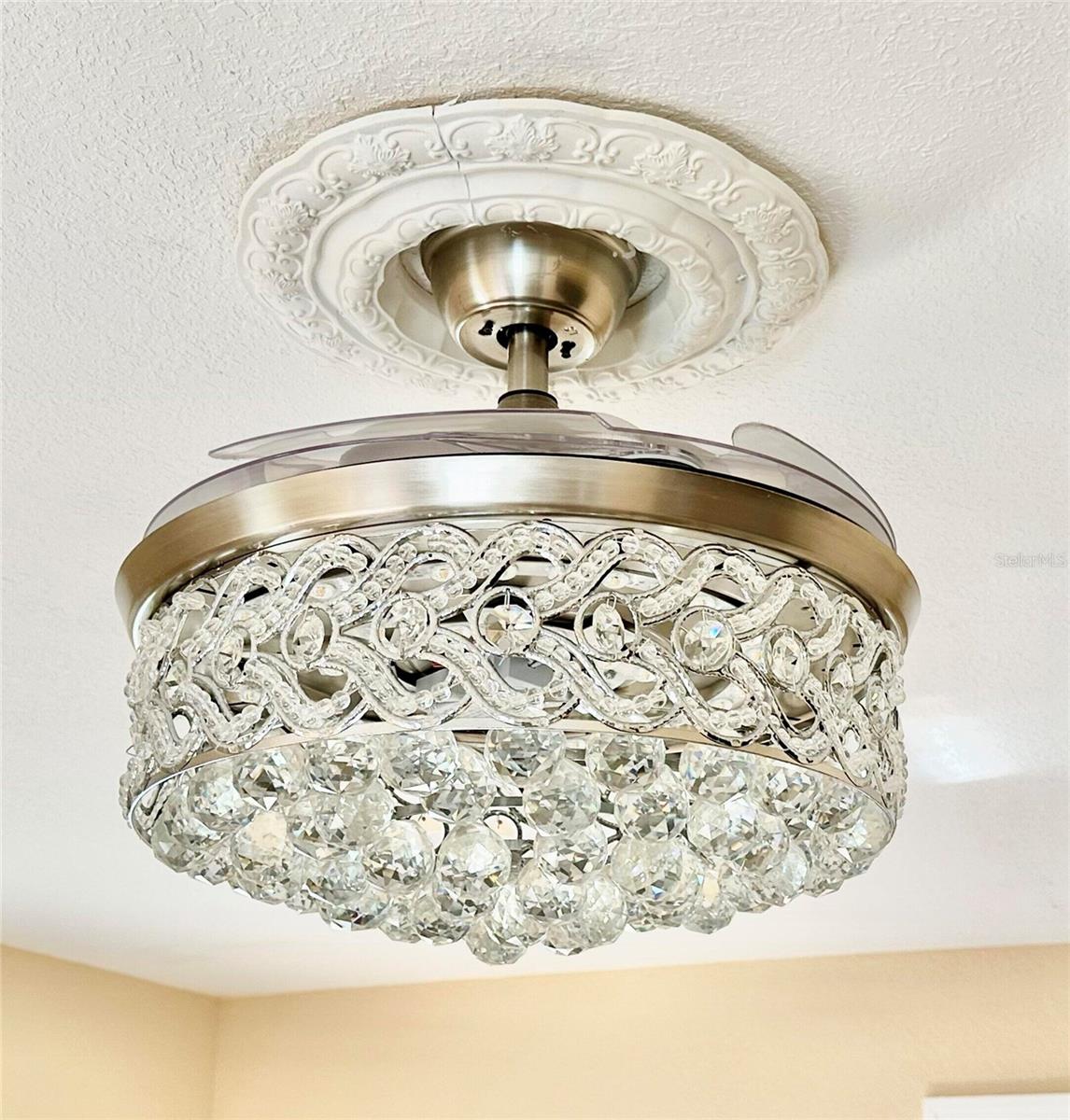 201 CHARDIN DR, NOKOMIS, FL, 34275