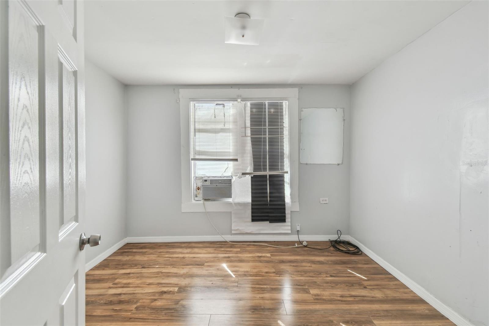 2119 W CHESTNUT ST, TAMPA, FL, 33607