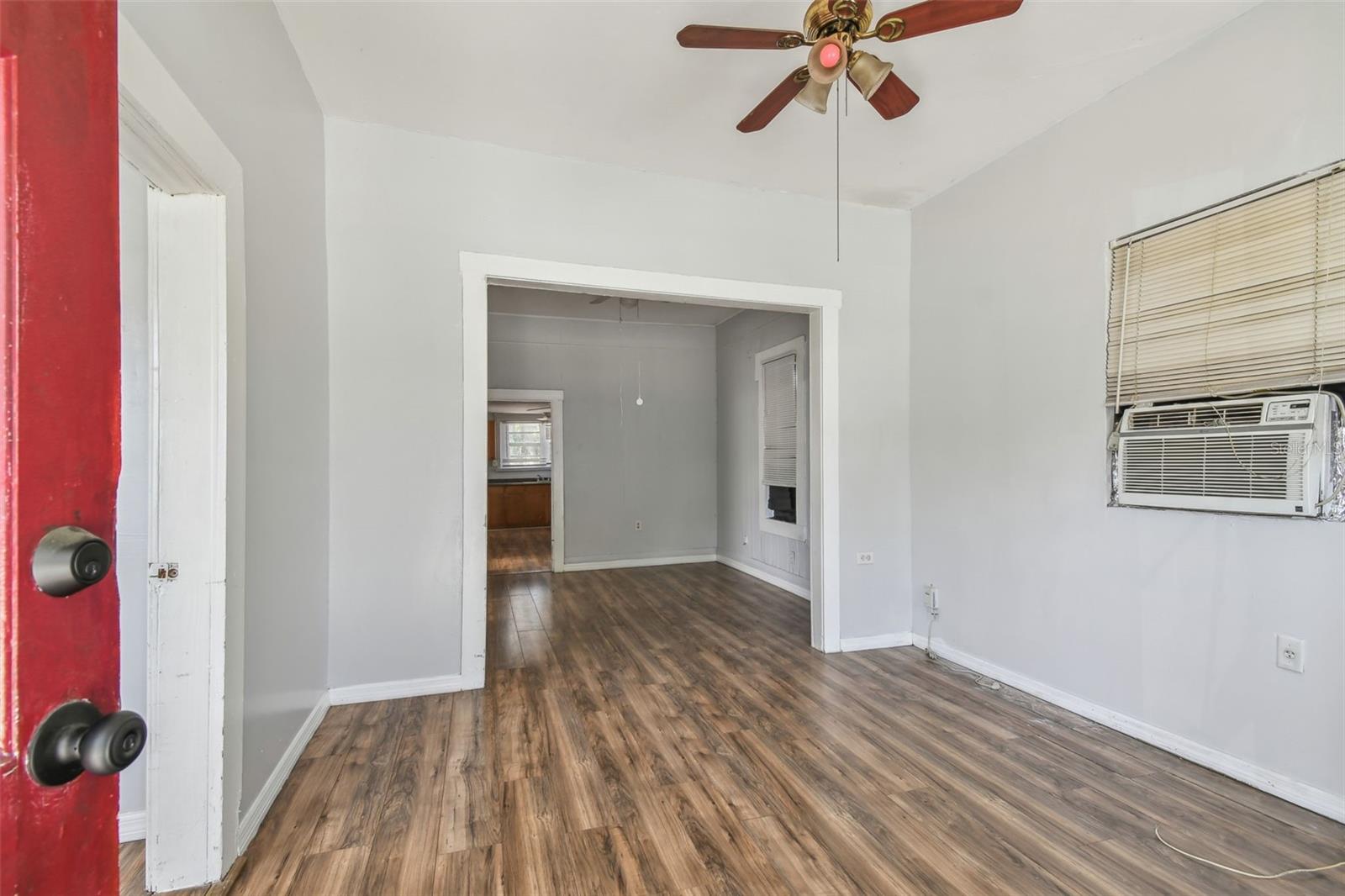 2119 W CHESTNUT ST, TAMPA, FL, 33607