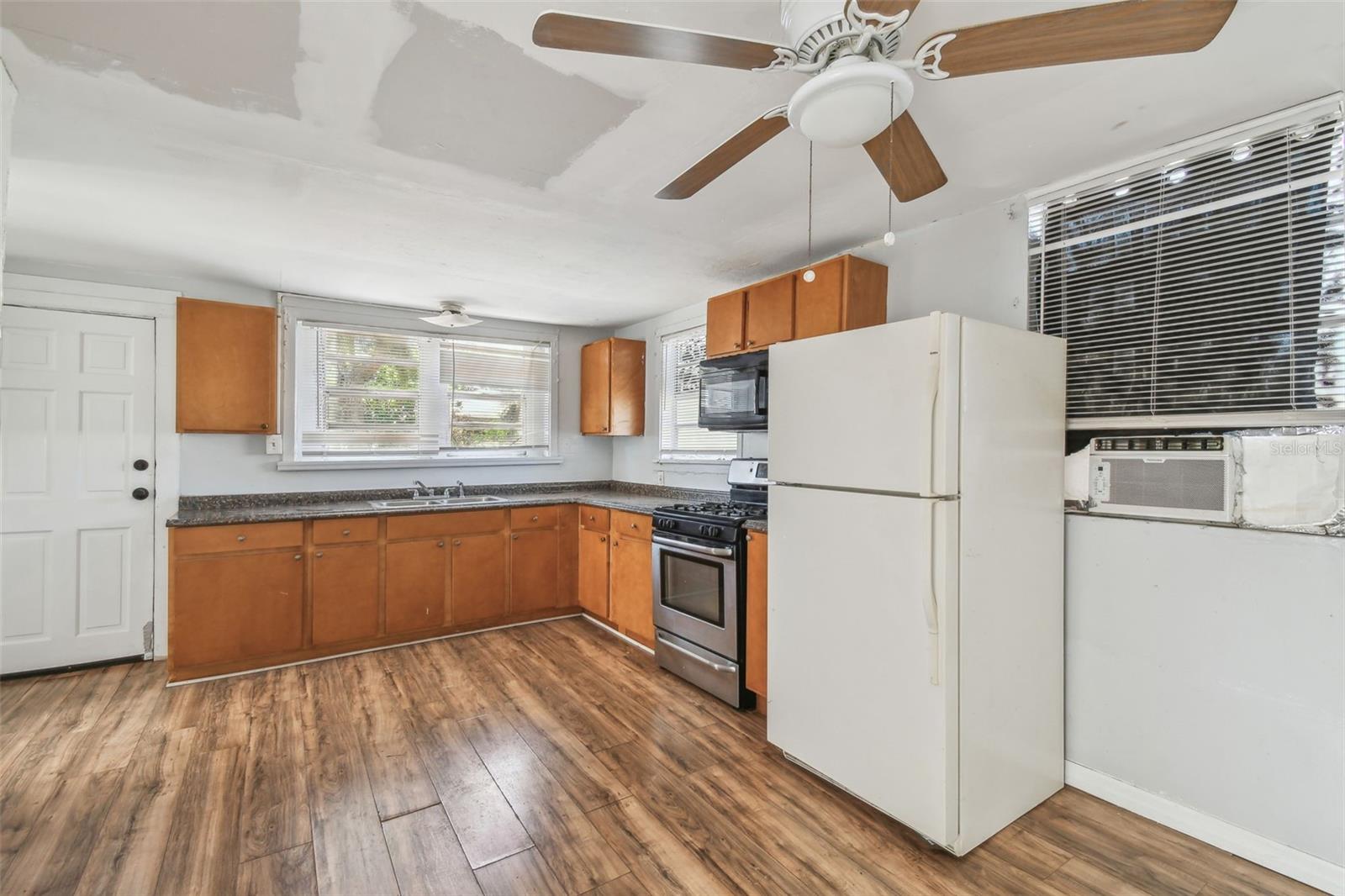 2119 W CHESTNUT ST, TAMPA, FL, 33607