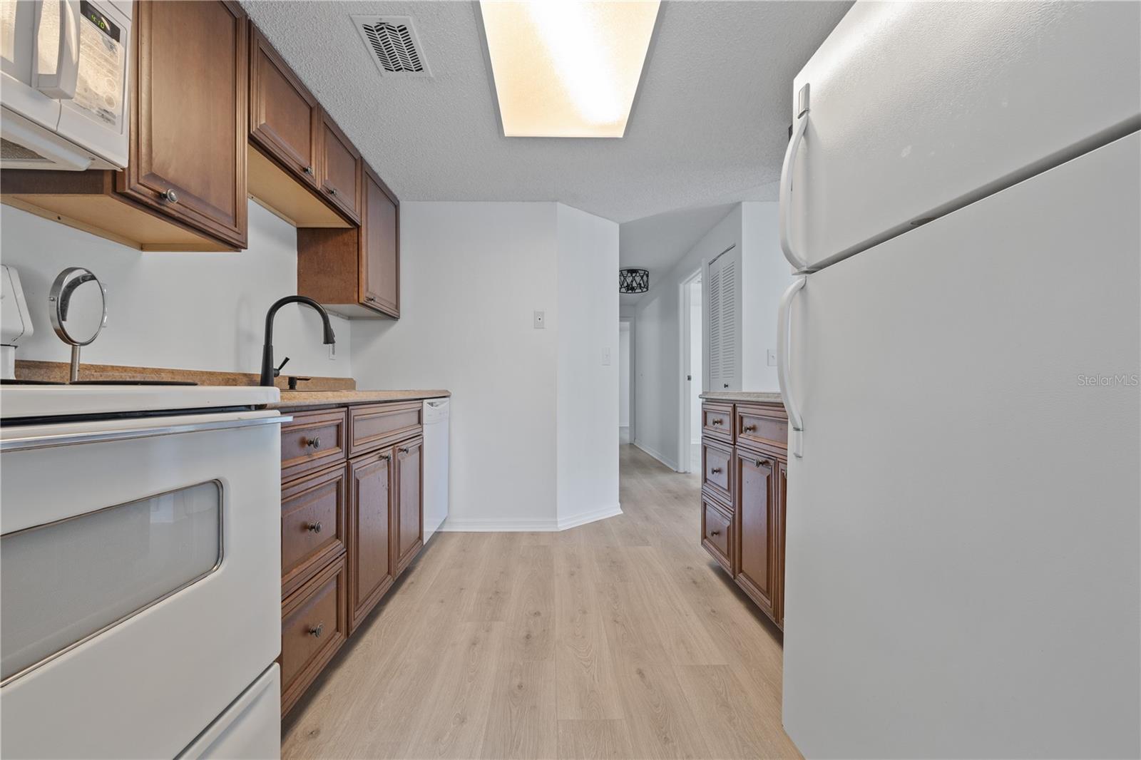 138 HUNTER LAKE DR #D, OLDSMAR, FL, 34677