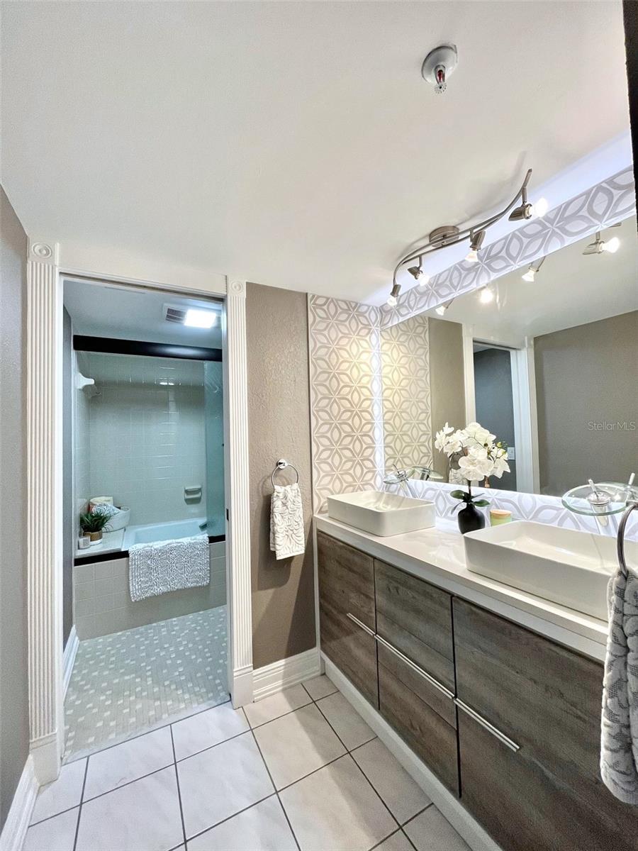 5940 PELICAN BAY PLZ S #1105, GULFPORT, FL, 33707