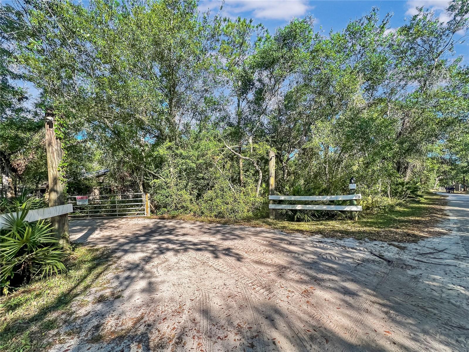 1170 SINCLAIR DR, SARASOTA, FL, 34240
