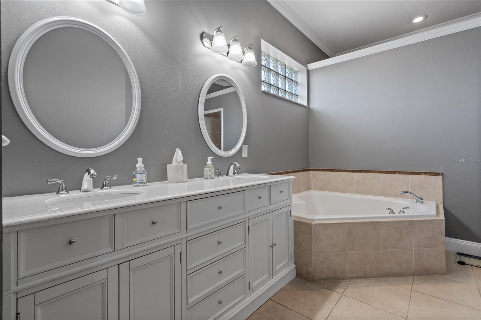 10662 WOODCHASE CIR, ORLANDO, FL, 32836