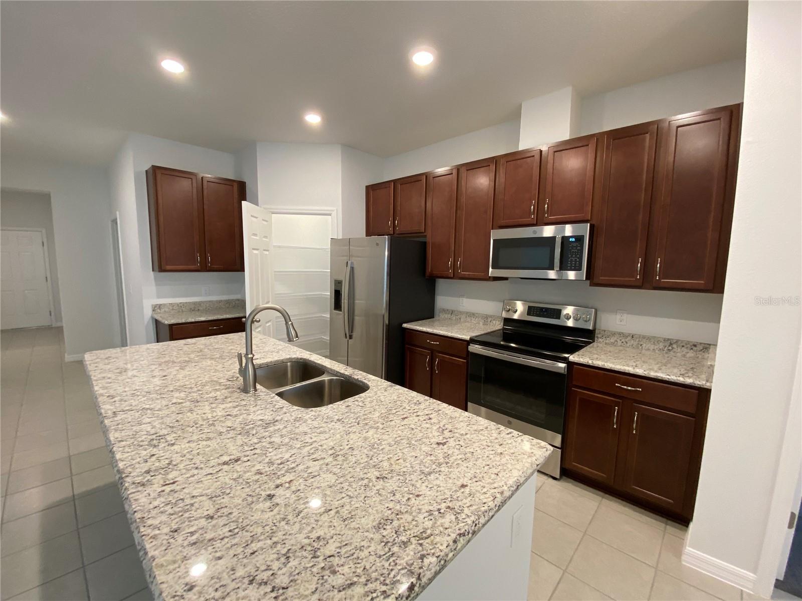 29214 ARMOYAN BLVD, LEESBURG, FL, 34748