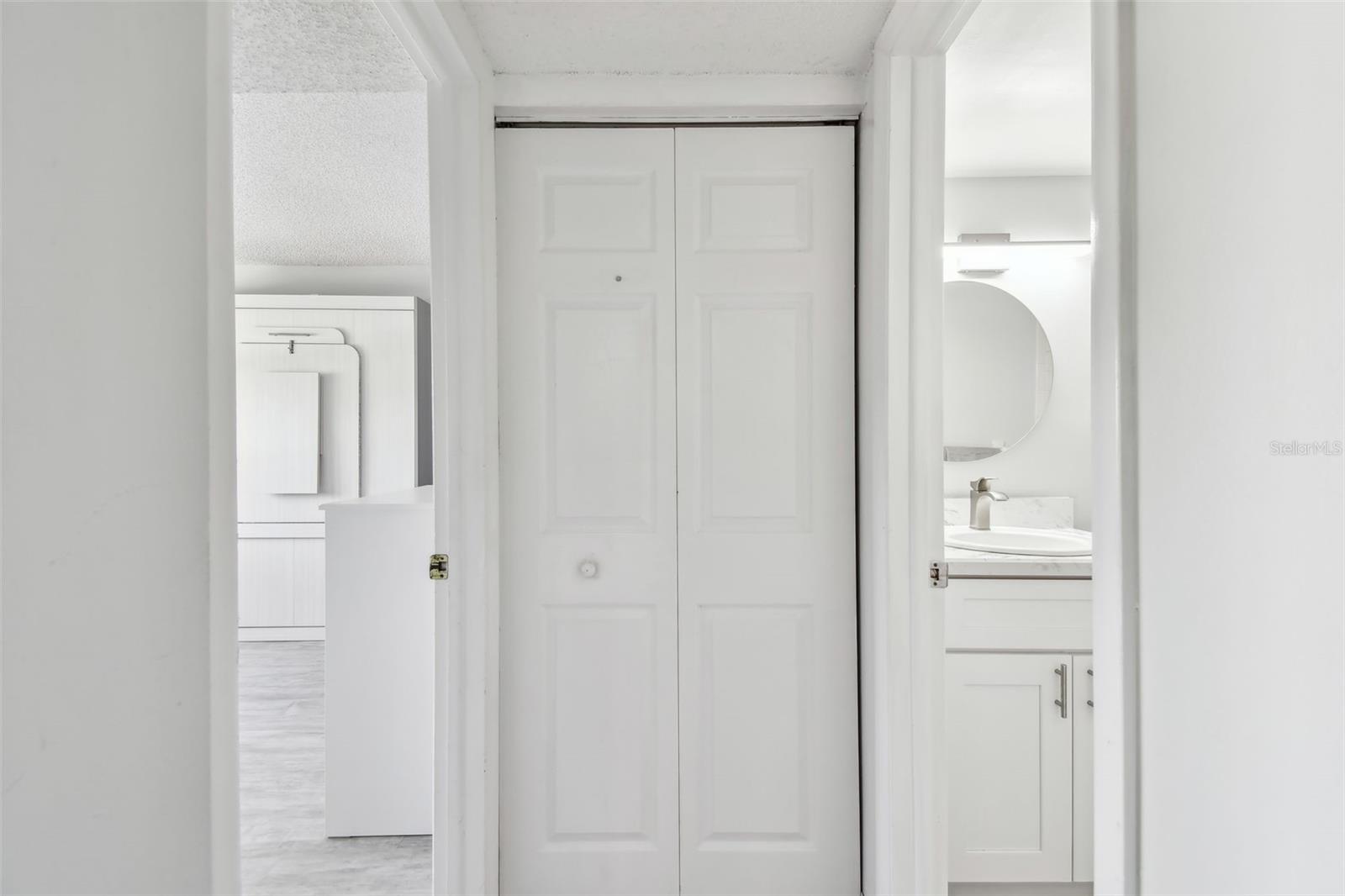 2400 WINDING CREEK BLVD #2-201, CLEARWATER, FL, 33761