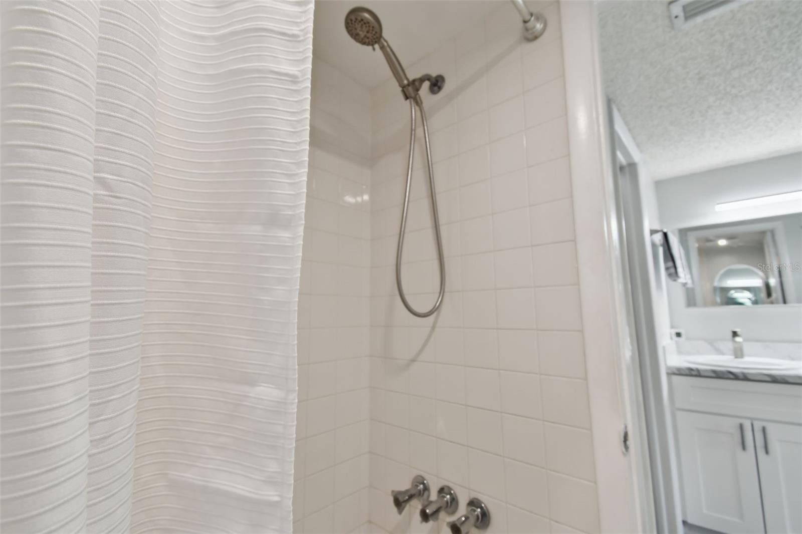 2400 WINDING CREEK BLVD #2-201, CLEARWATER, FL, 33761