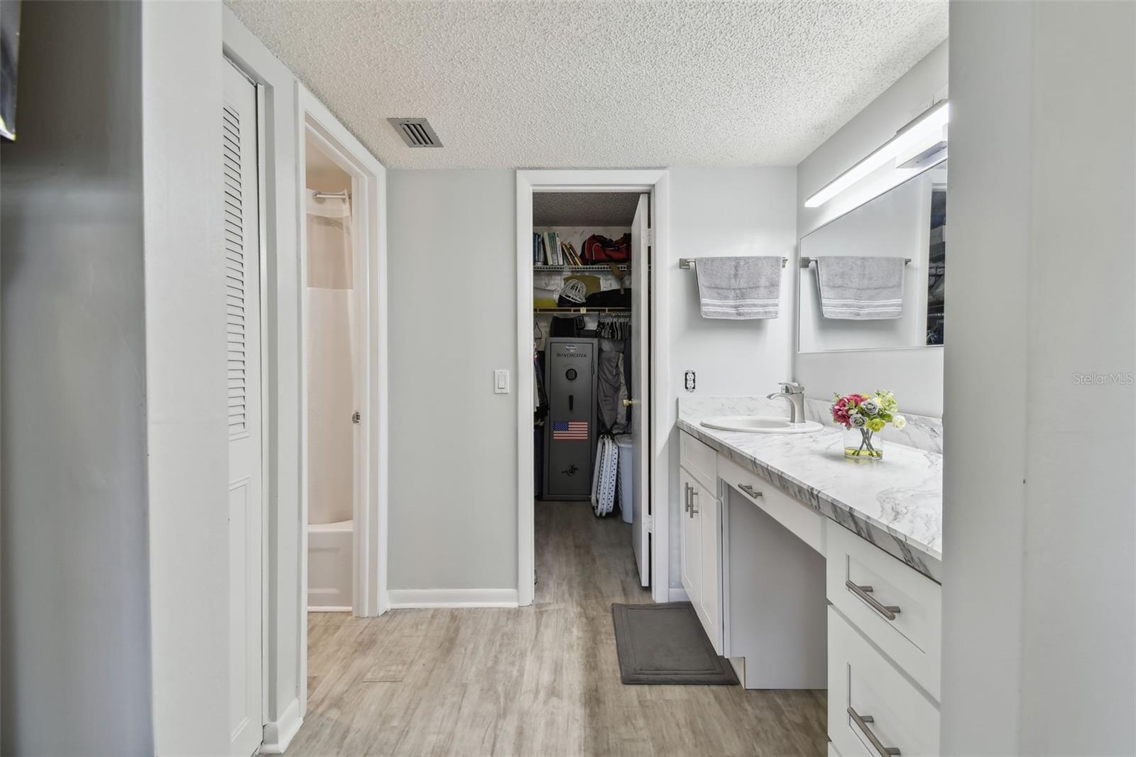 2400 WINDING CREEK BLVD #2-201, CLEARWATER, FL, 33761