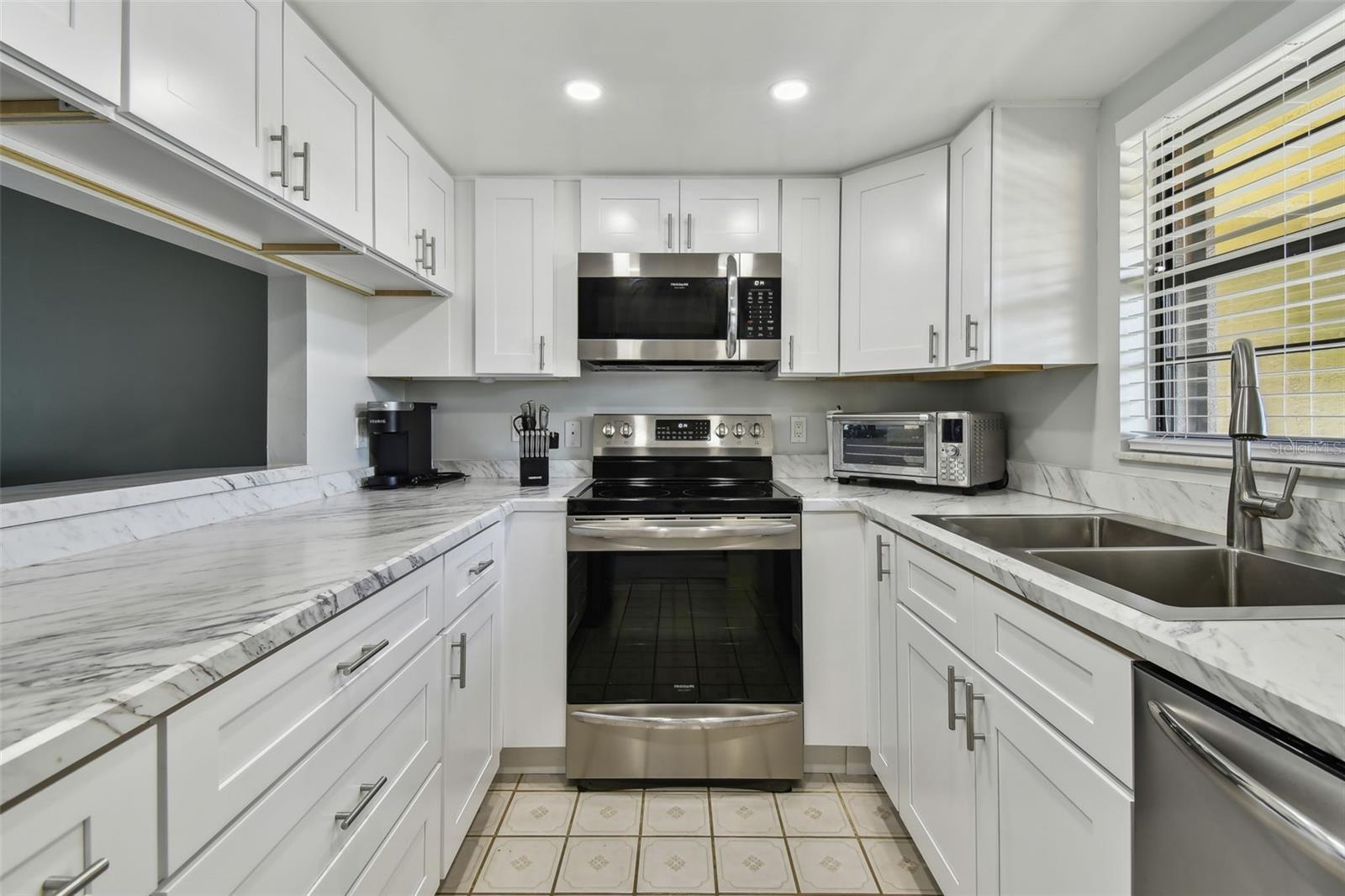 2400 WINDING CREEK BLVD #2-201, CLEARWATER, FL, 33761