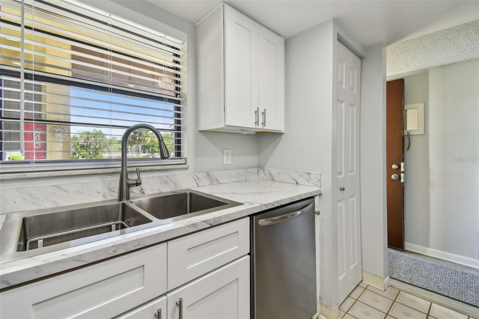 2400 WINDING CREEK BLVD #2-201, CLEARWATER, FL, 33761