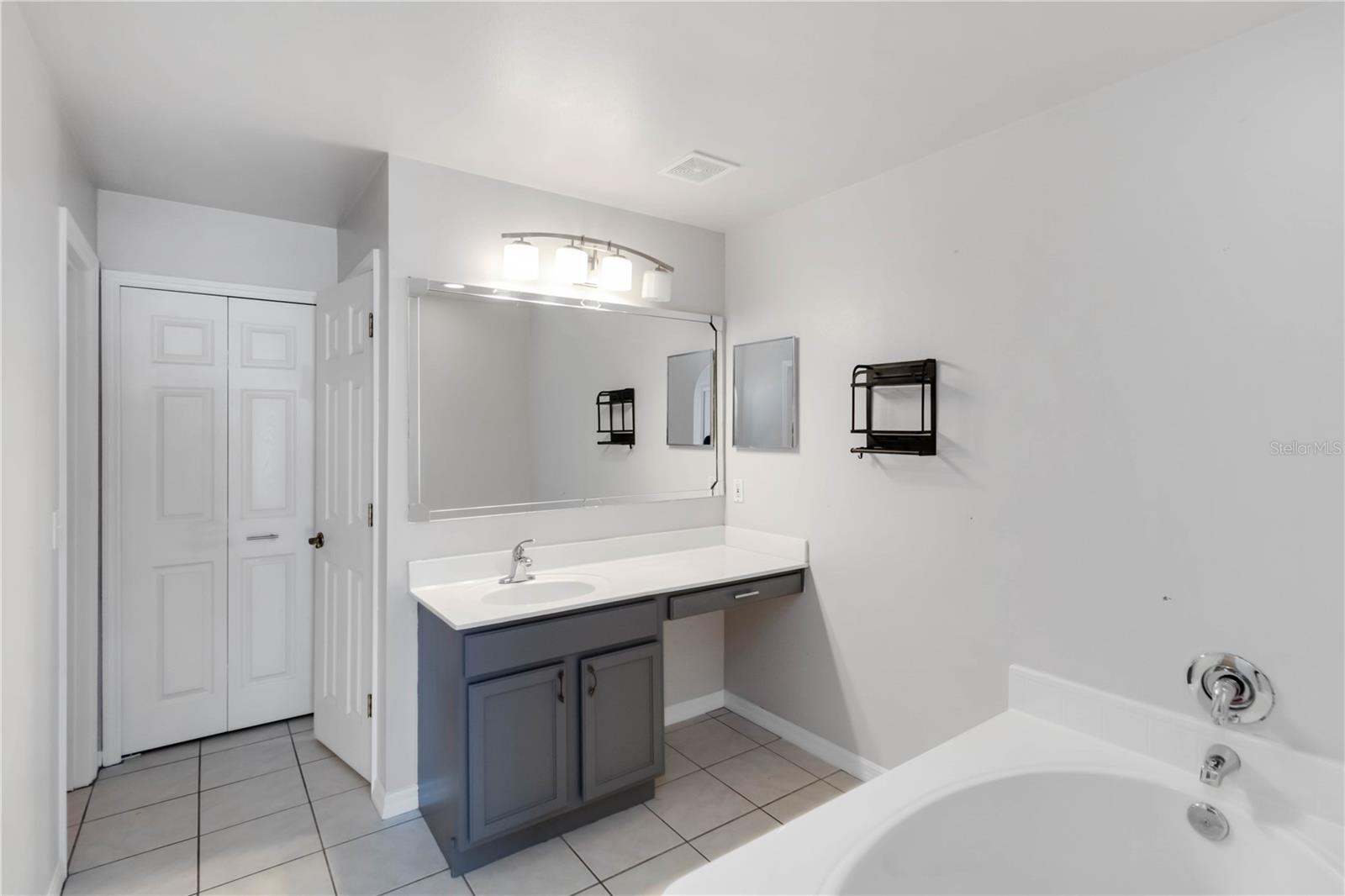 12757 LAKE VISTA DR, GIBSONTON, FL, 33534