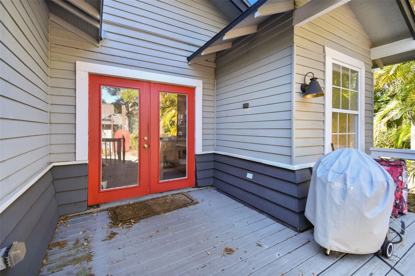 1153 BAY ST NE, ST PETERSBURG, FL, 33701