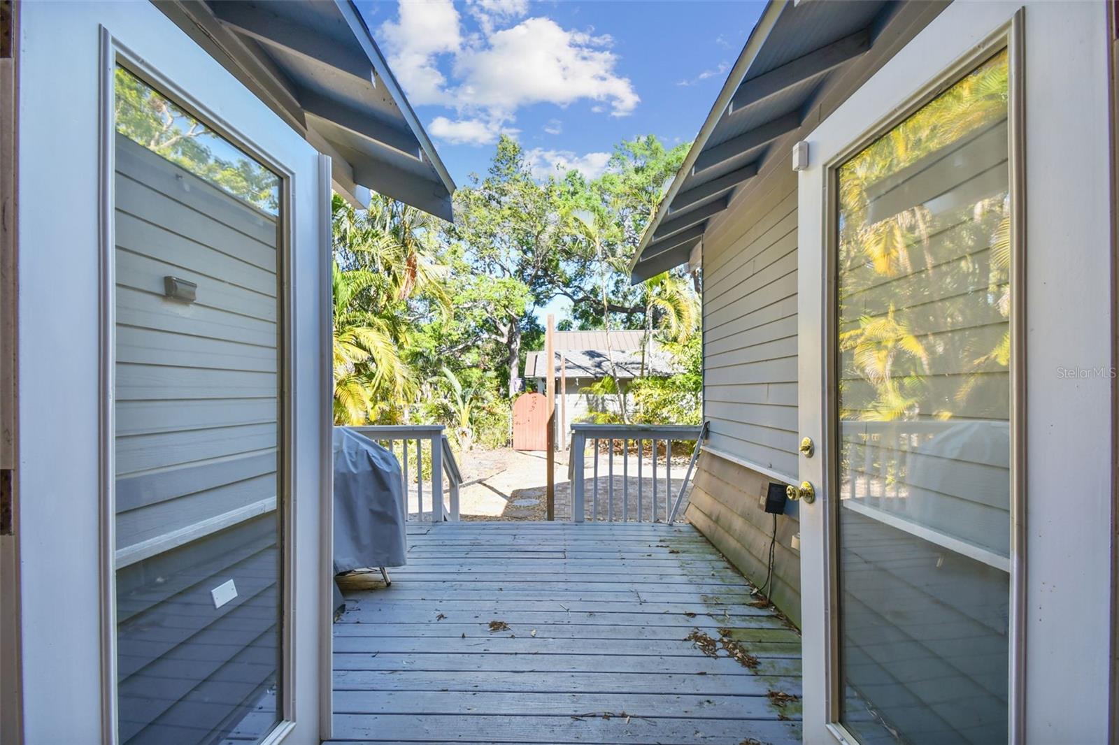 1153 BAY ST NE, ST PETERSBURG, FL, 33701