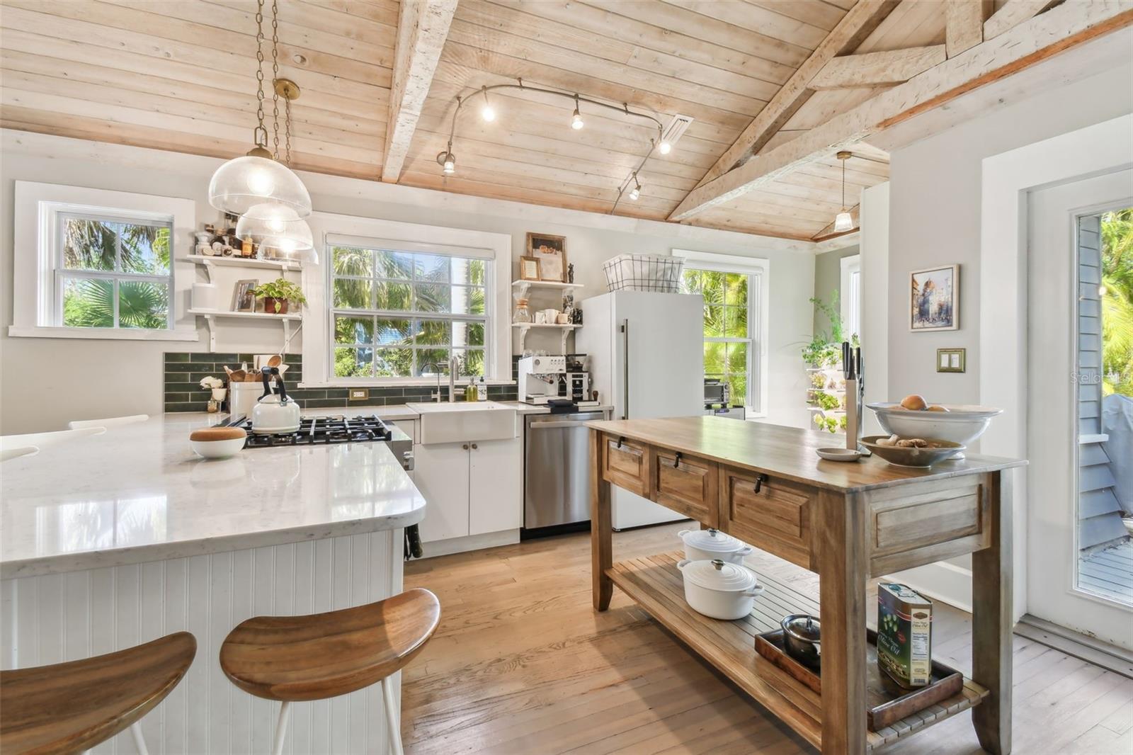 1153 BAY ST NE, ST PETERSBURG, FL, 33701