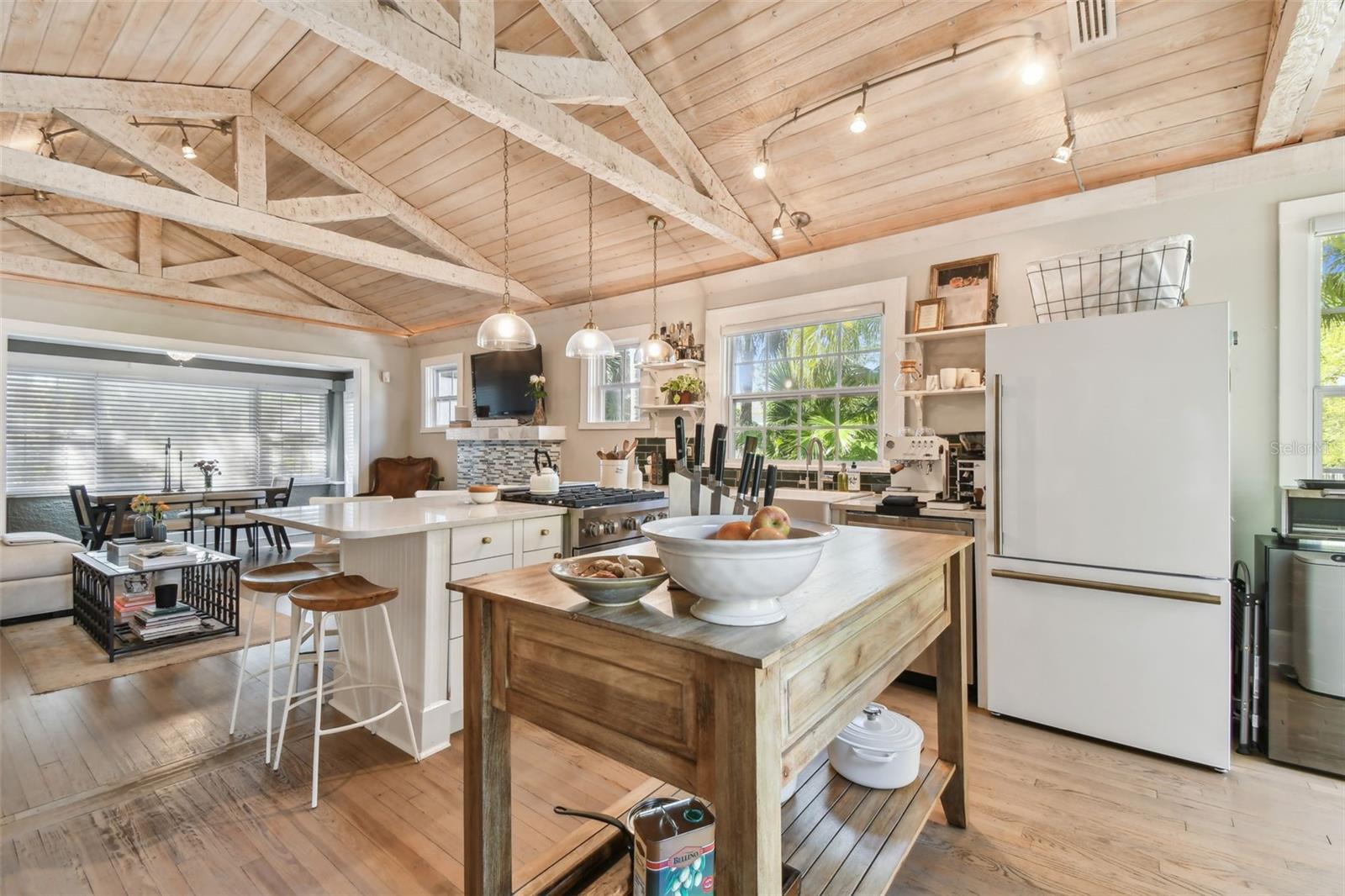 1153 BAY ST NE, ST PETERSBURG, FL, 33701