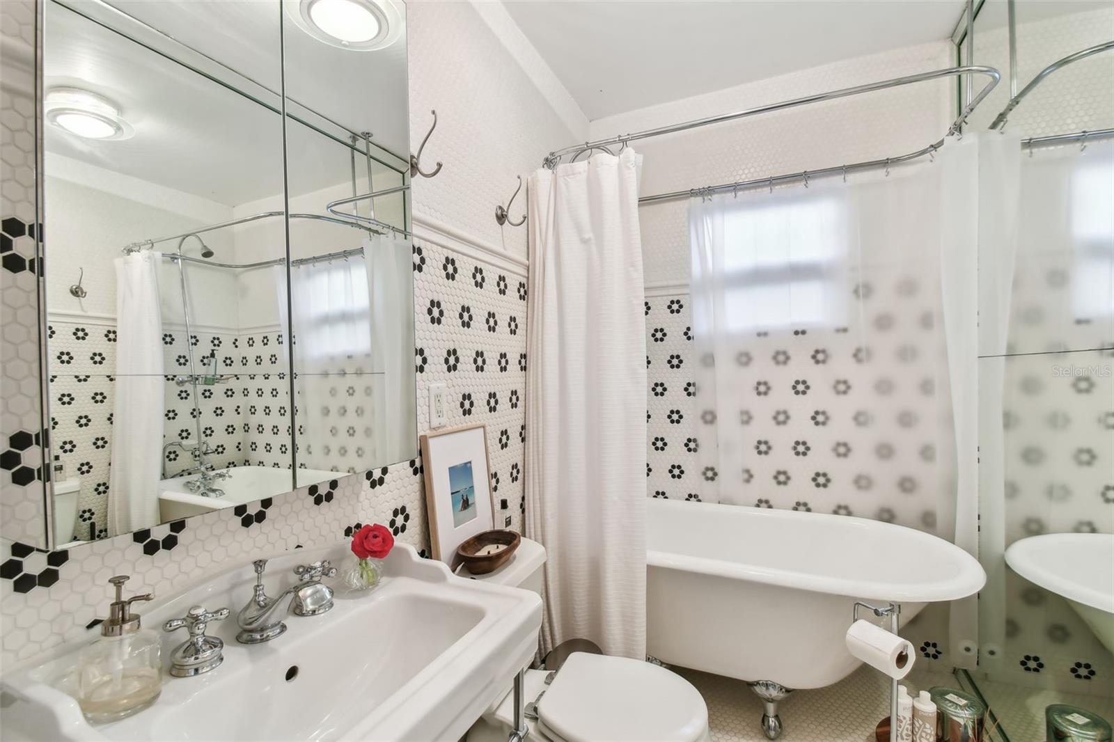 1153 BAY ST NE, ST PETERSBURG, FL, 33701