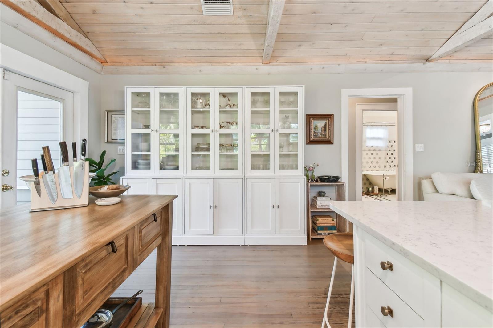 1153 BAY ST NE, ST PETERSBURG, FL, 33701