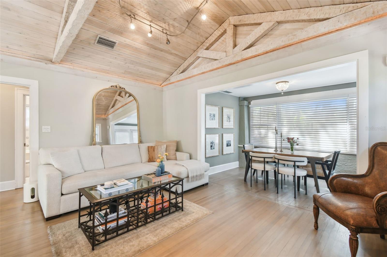 1153 BAY ST NE, ST PETERSBURG, FL, 33701