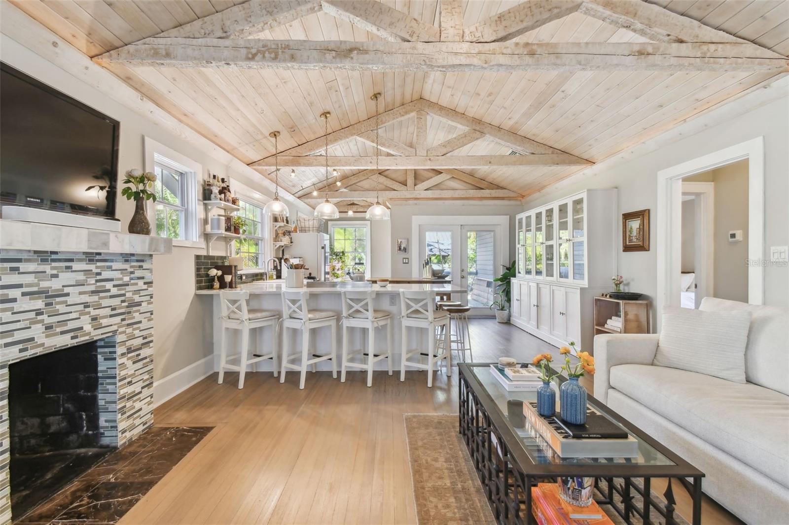 1153 BAY ST NE, ST PETERSBURG, FL, 33701