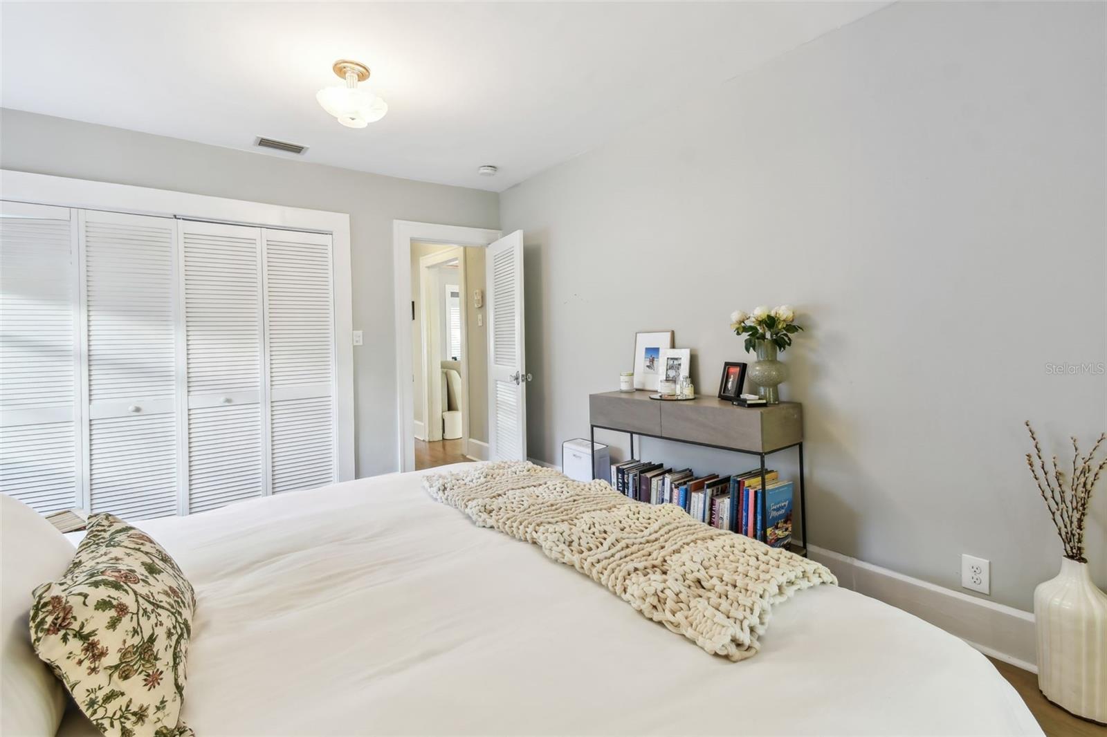 1153 BAY ST NE, ST PETERSBURG, FL, 33701