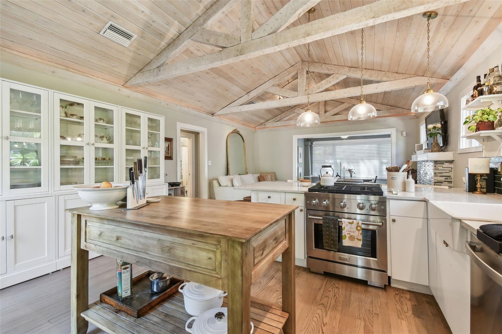 1153 BAY ST NE, ST PETERSBURG, FL, 33701