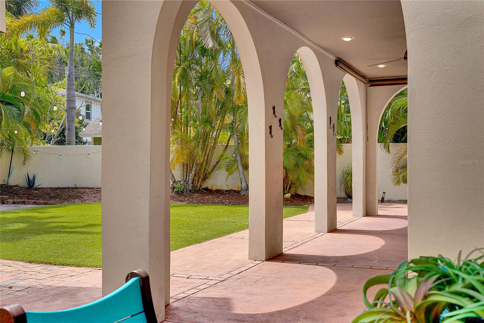 326 16TH AVE NE, ST PETERSBURG, FL, 33704