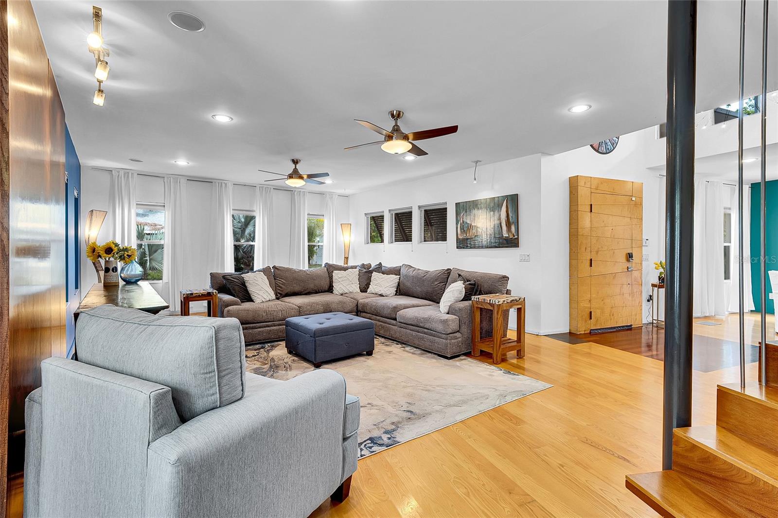 326 16TH AVE NE, ST PETERSBURG, FL, 33704
