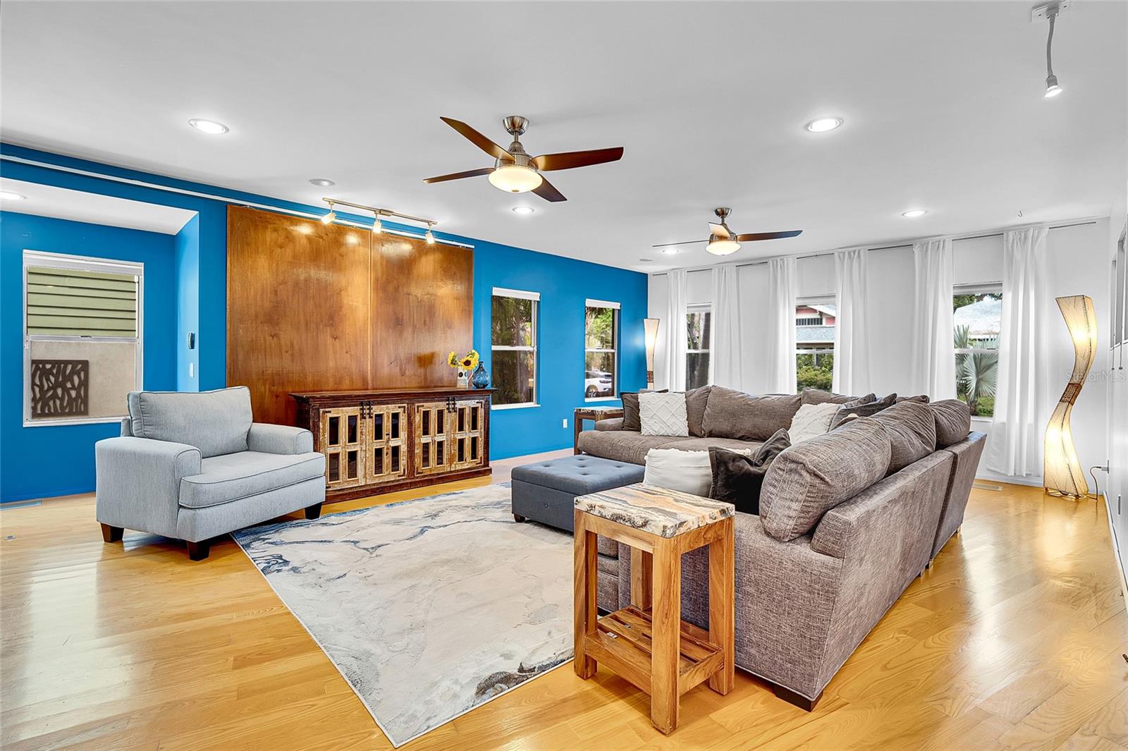 326 16TH AVE NE, ST PETERSBURG, FL, 33704
