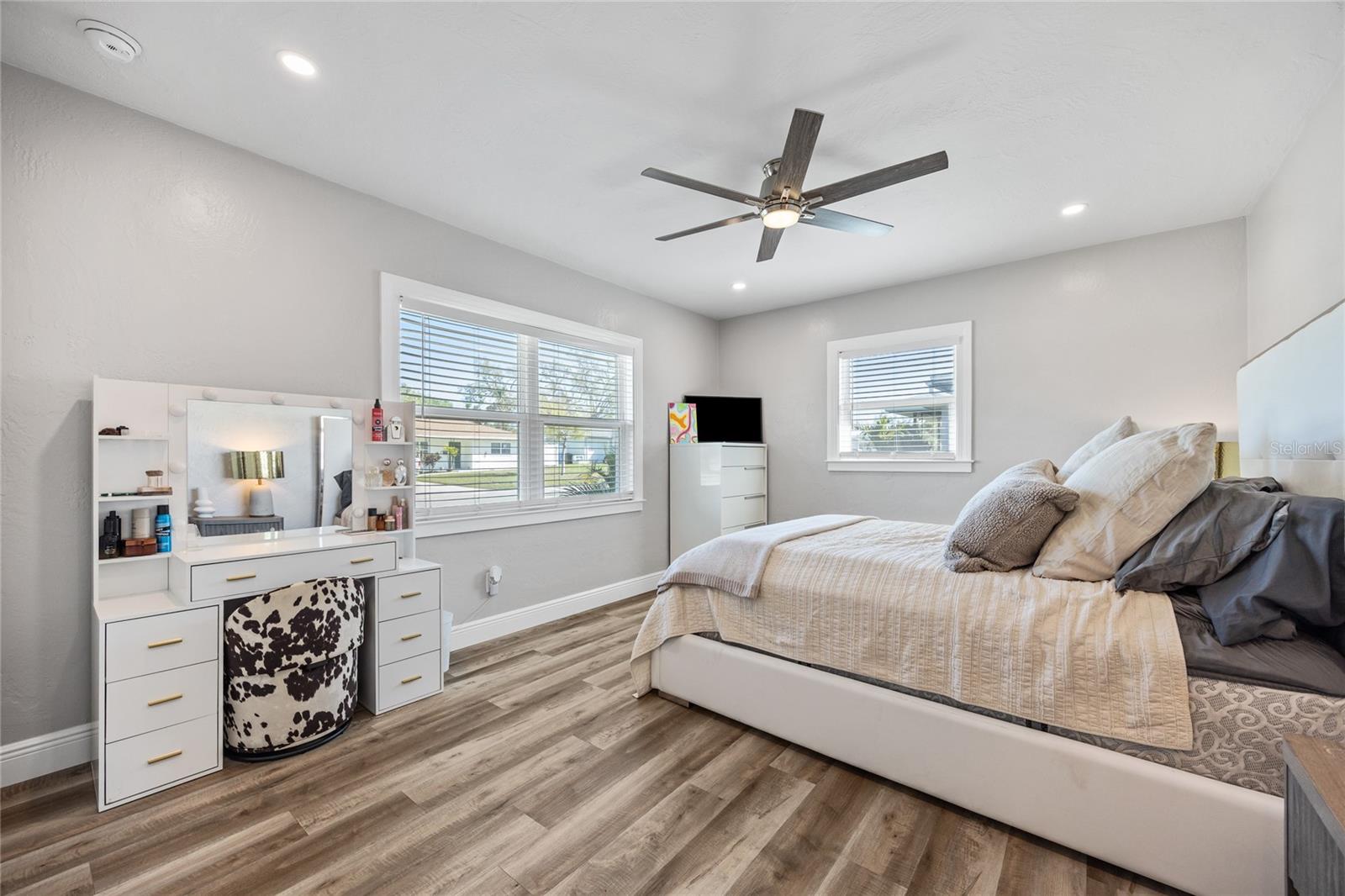 5284 36TH AVE N, ST PETERSBURG, FL, 33710