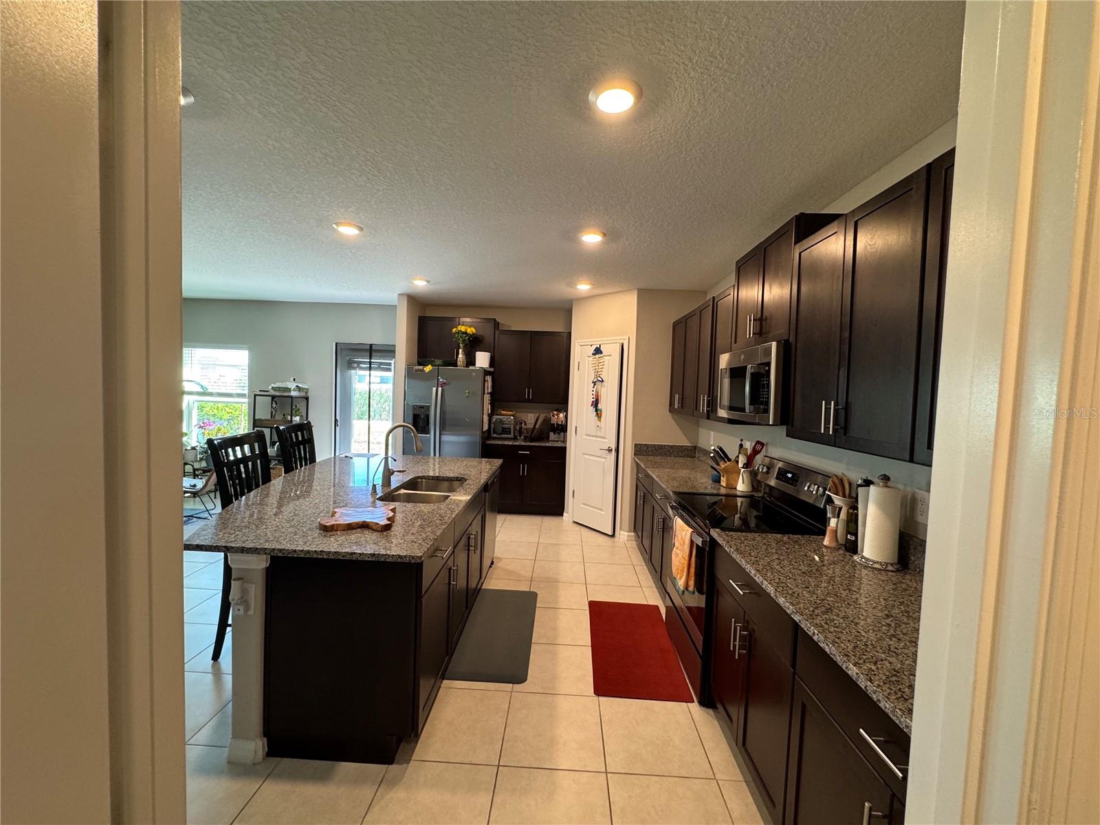 588 ROYAL EMPRESS DR, RUSKIN, FL, 33570