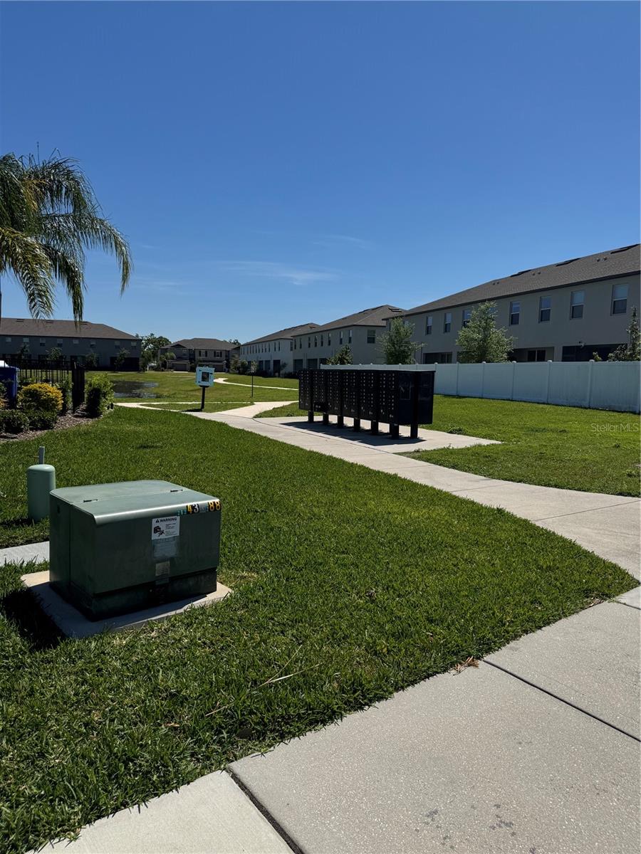 588 ROYAL EMPRESS DR, RUSKIN, FL, 33570