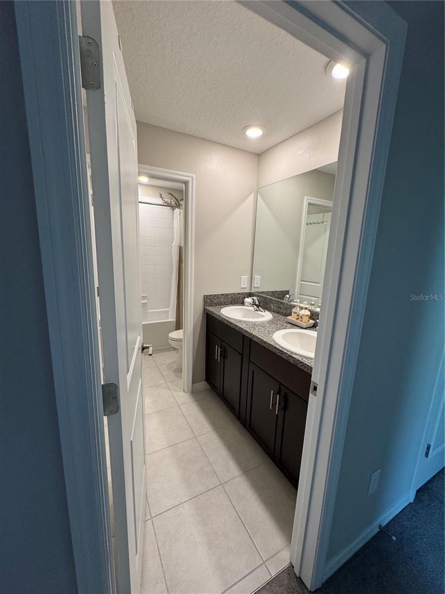 588 ROYAL EMPRESS DR, RUSKIN, FL, 33570