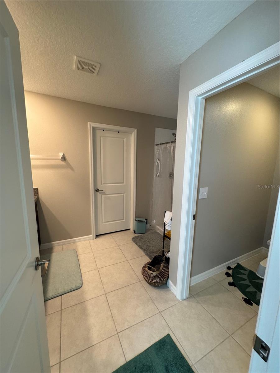 588 ROYAL EMPRESS DR, RUSKIN, FL, 33570