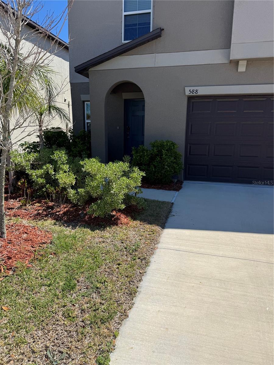 588 ROYAL EMPRESS DR, RUSKIN, FL, 33570