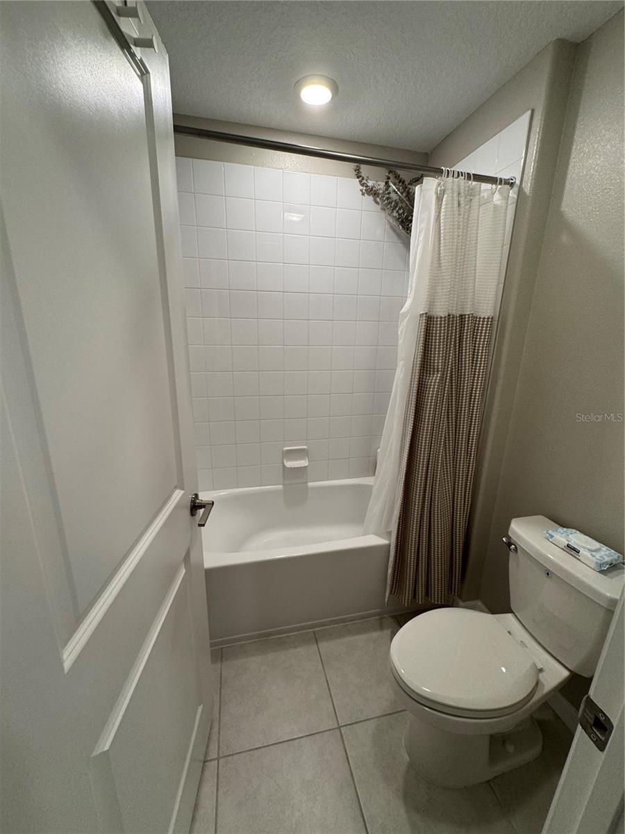 588 ROYAL EMPRESS DR, RUSKIN, FL, 33570