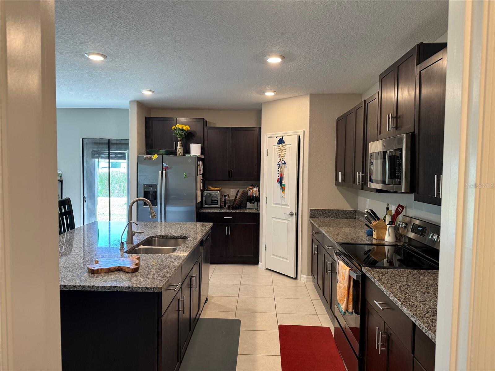 588 ROYAL EMPRESS DR, RUSKIN, FL, 33570